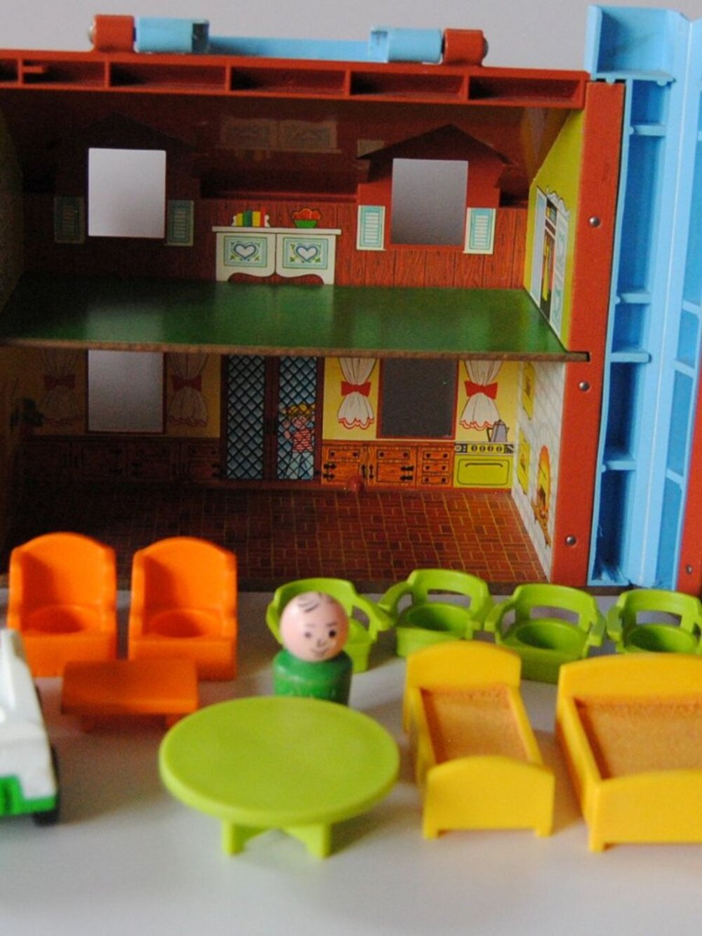 Vintage 952 Fisher Price Little People Play Family House 1969 Brown  Figures Acc